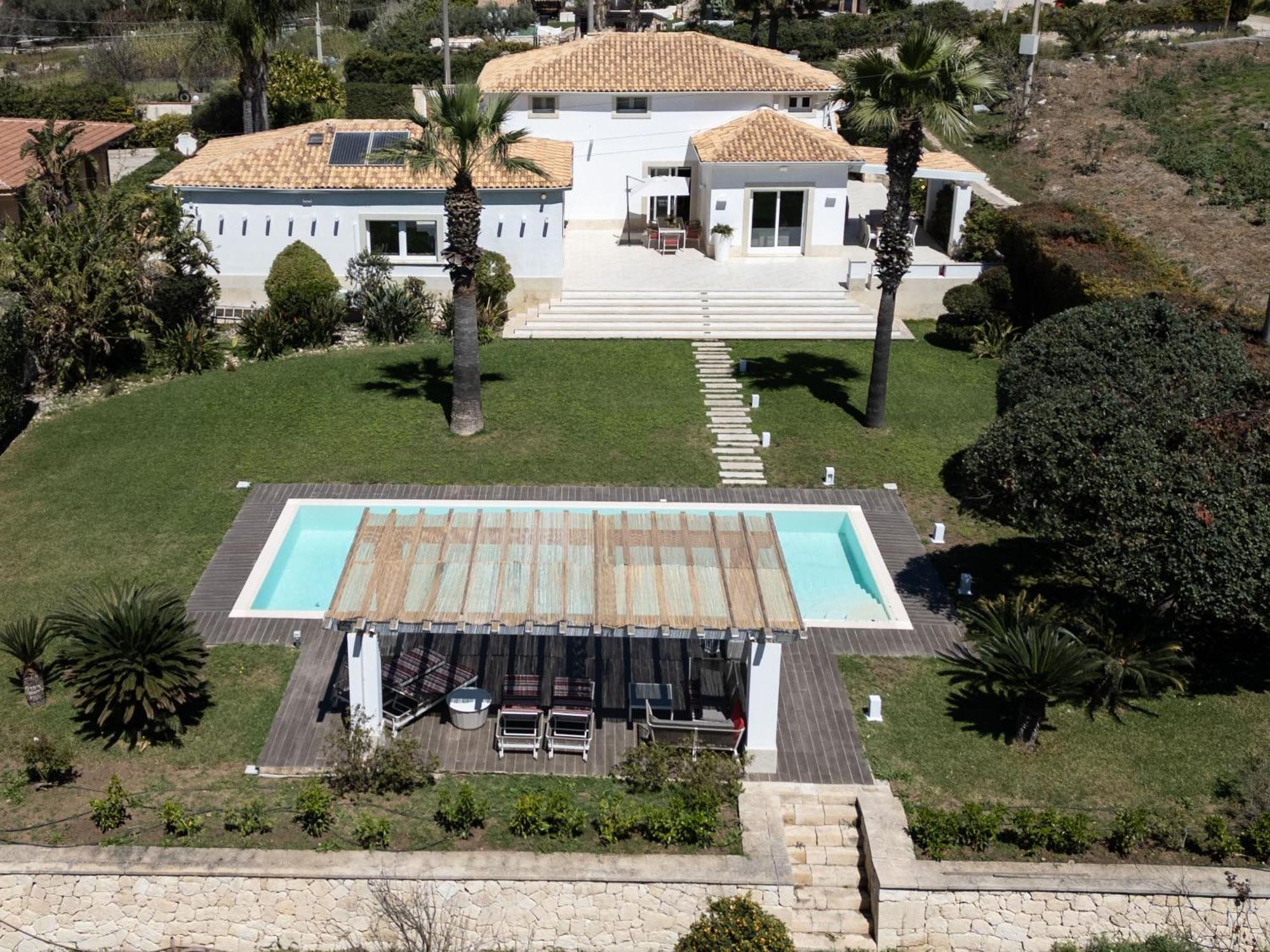 Villa Elena By Ortigia Apartments 法努撒 外观 照片